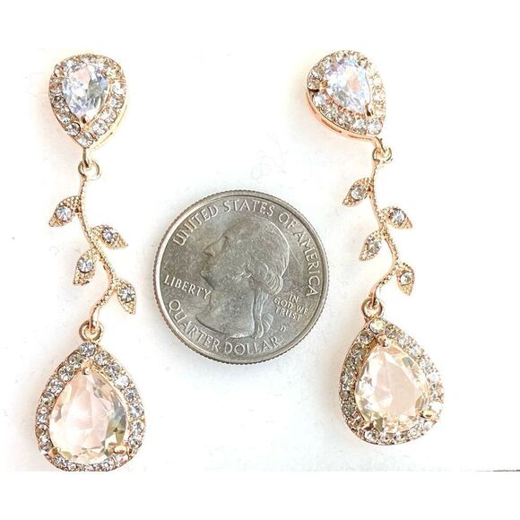 JQ# Striking 2” dangle crystal earrings with gold tone settings.SOLD ! - Picture 5 of 6